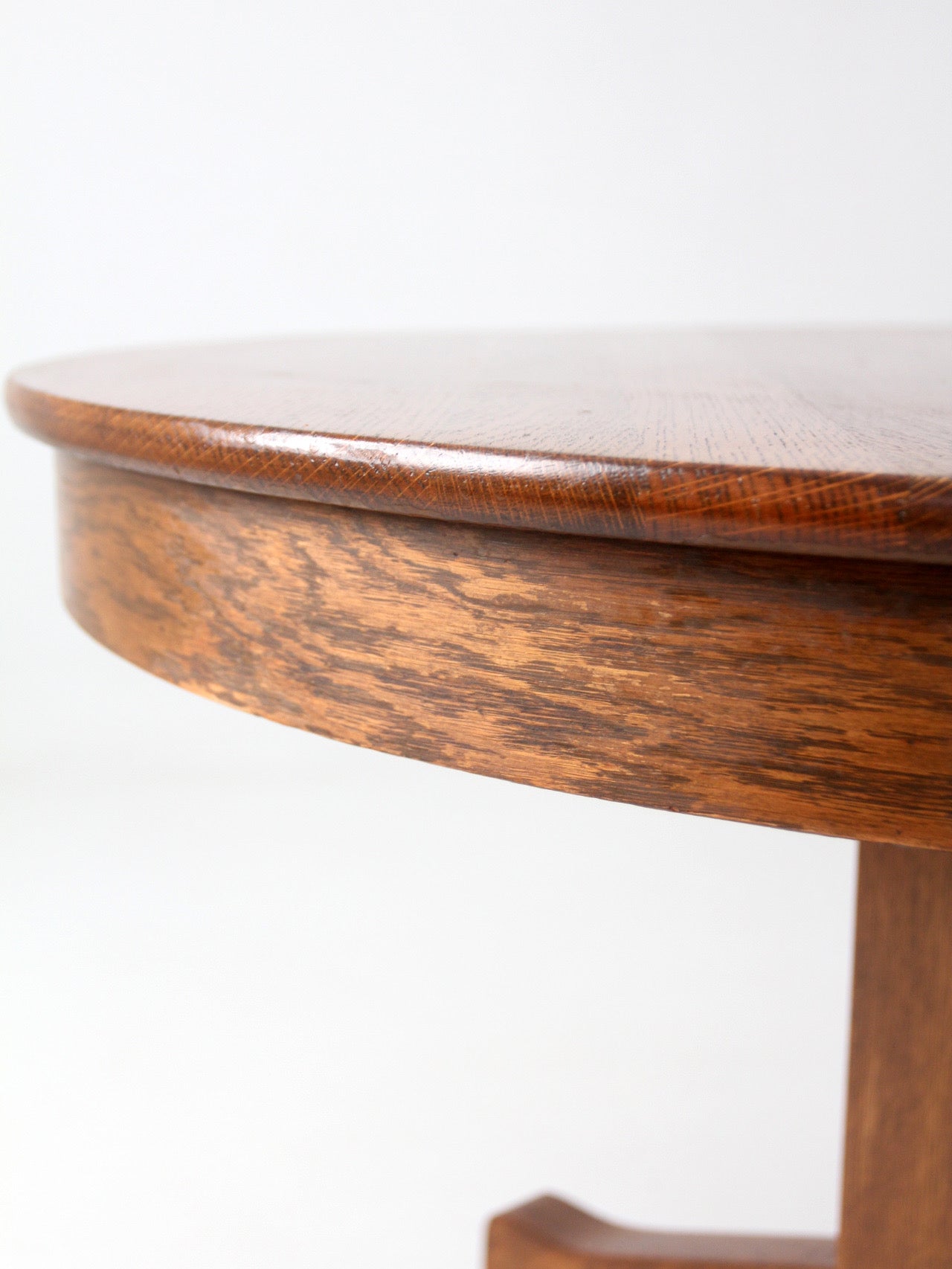 antique Arts & Crafts oak pedestal table