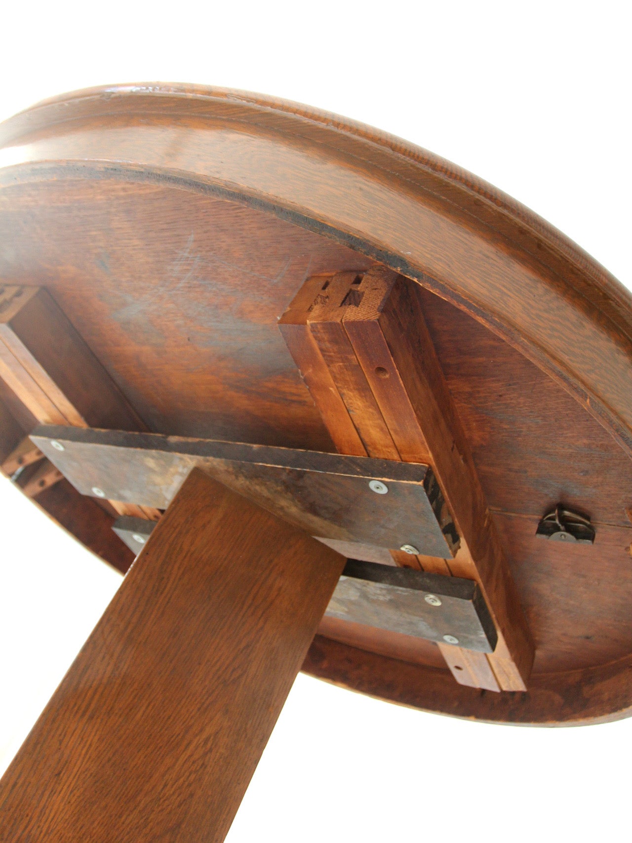 antique Arts & Crafts oak pedestal table