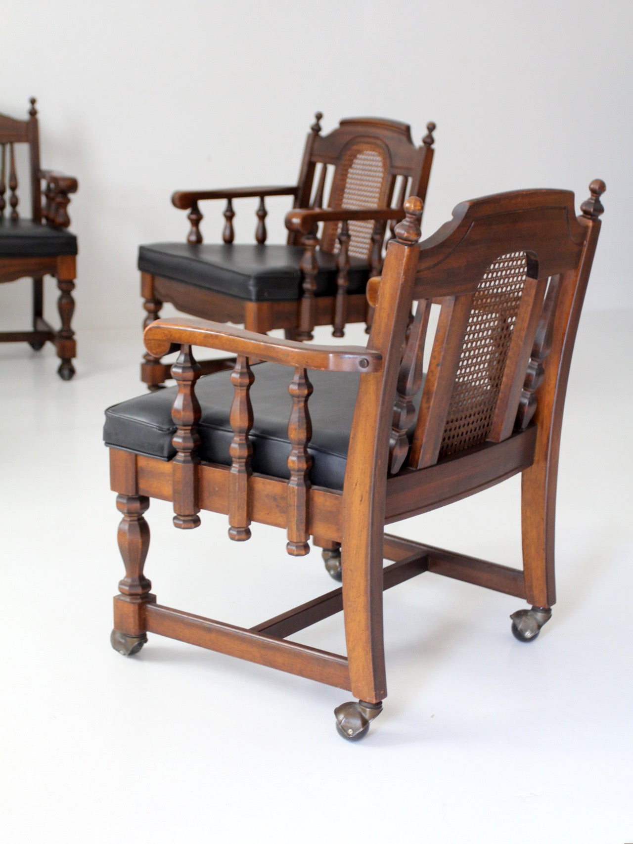 vintage 1970s Colonial Revival game table & four cane back chairs