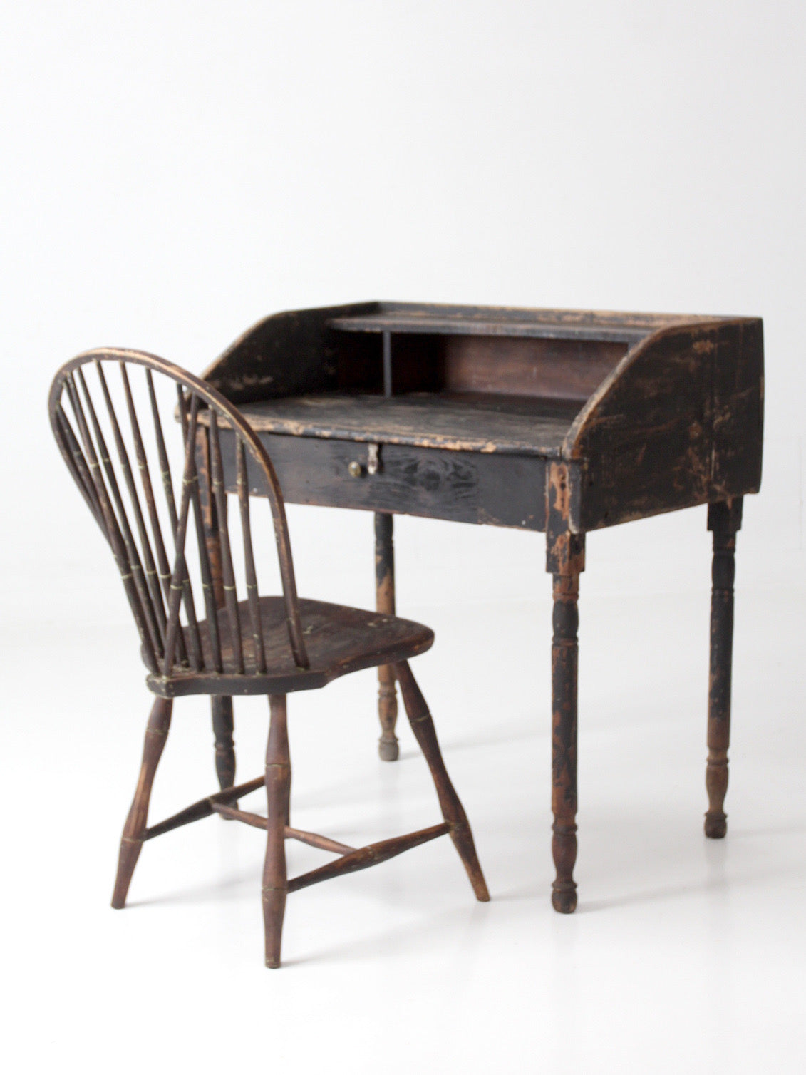 antique 19th century brace back Windsor chair