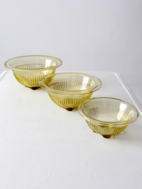 vintage yellow Depression glass mixing bowls | set of 3