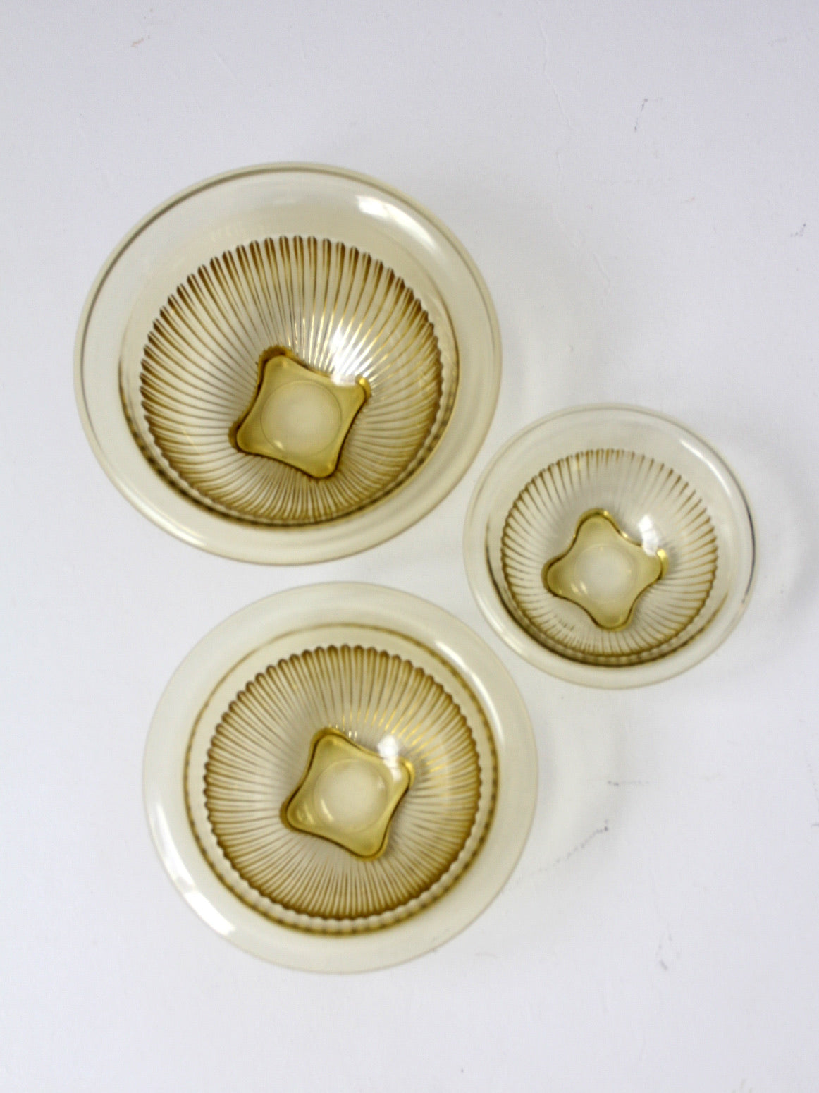 vintage yellow Depression glass mixing bowls | set of 3