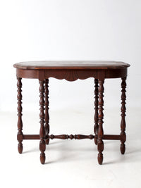 antique accent table with scalloped top