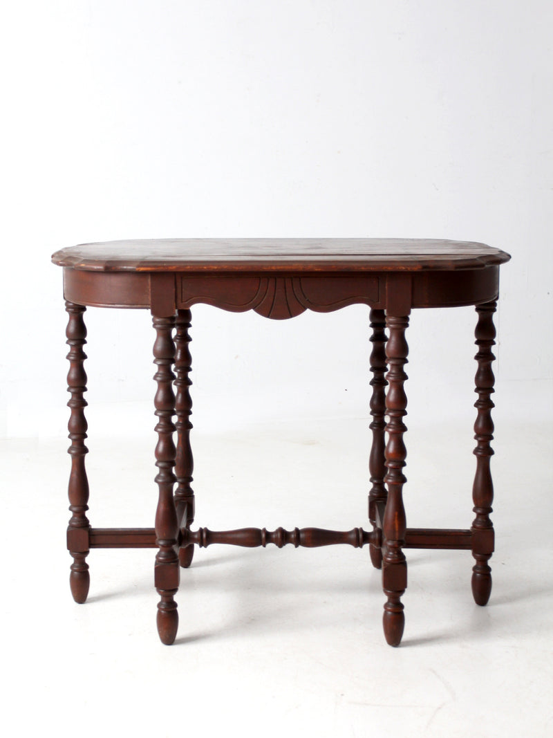 antique accent table with scalloped top