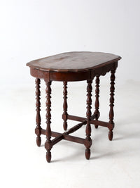 antique accent table with scalloped top