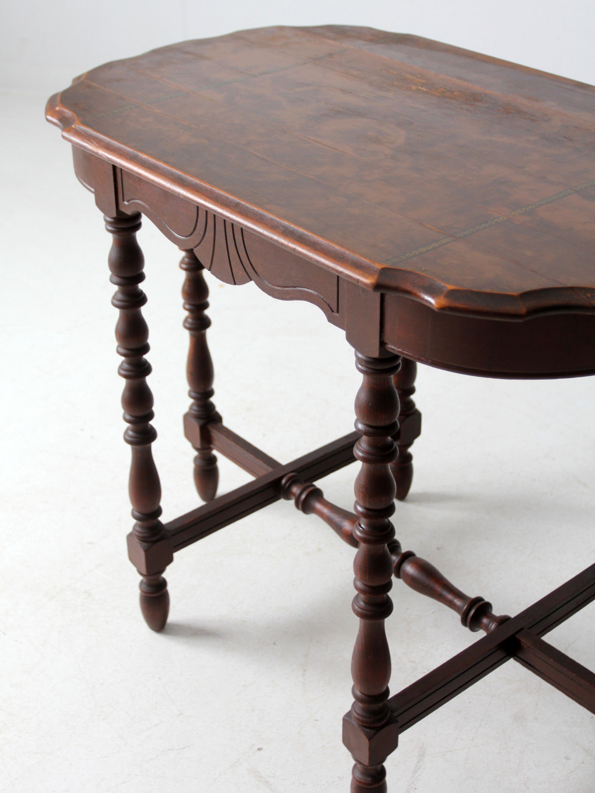 antique accent table with scalloped top