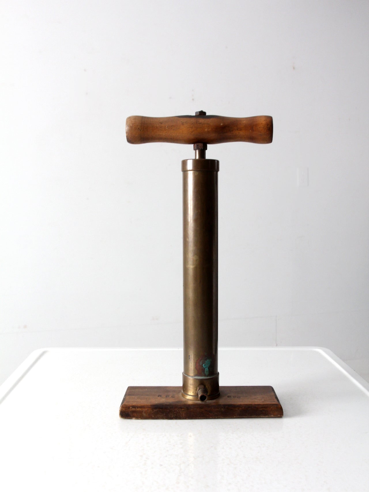 ancienne pompe a velo tres fine cuivre laiton vintage old bicycle pump ancienne pompe a velo tres fine cuivre laiton vintage old bicycle pump