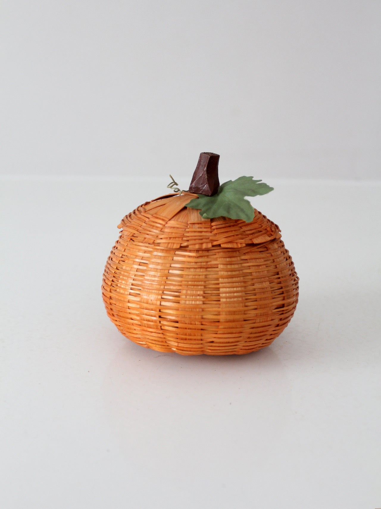 vintage woven pumpkin basket with lid