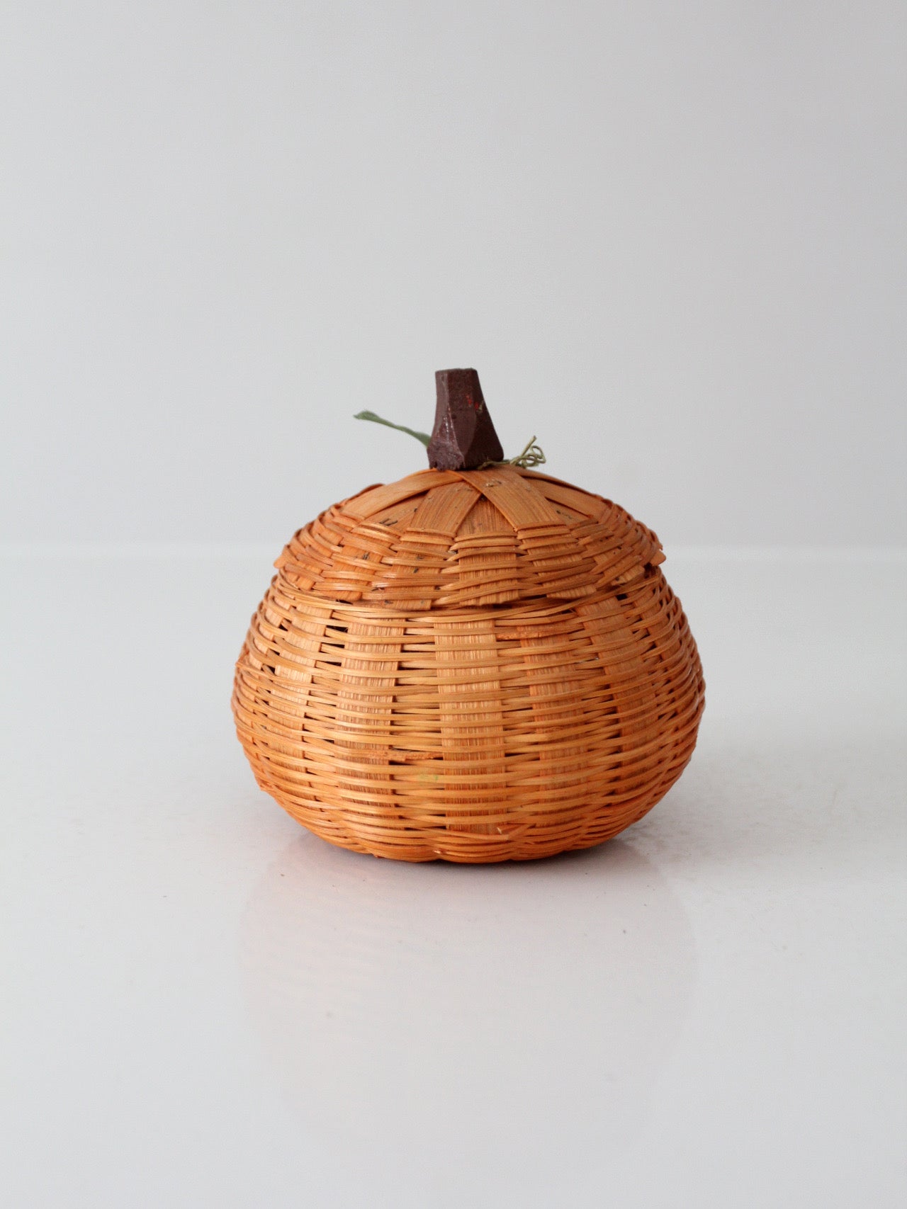 vintage woven pumpkin basket with lid