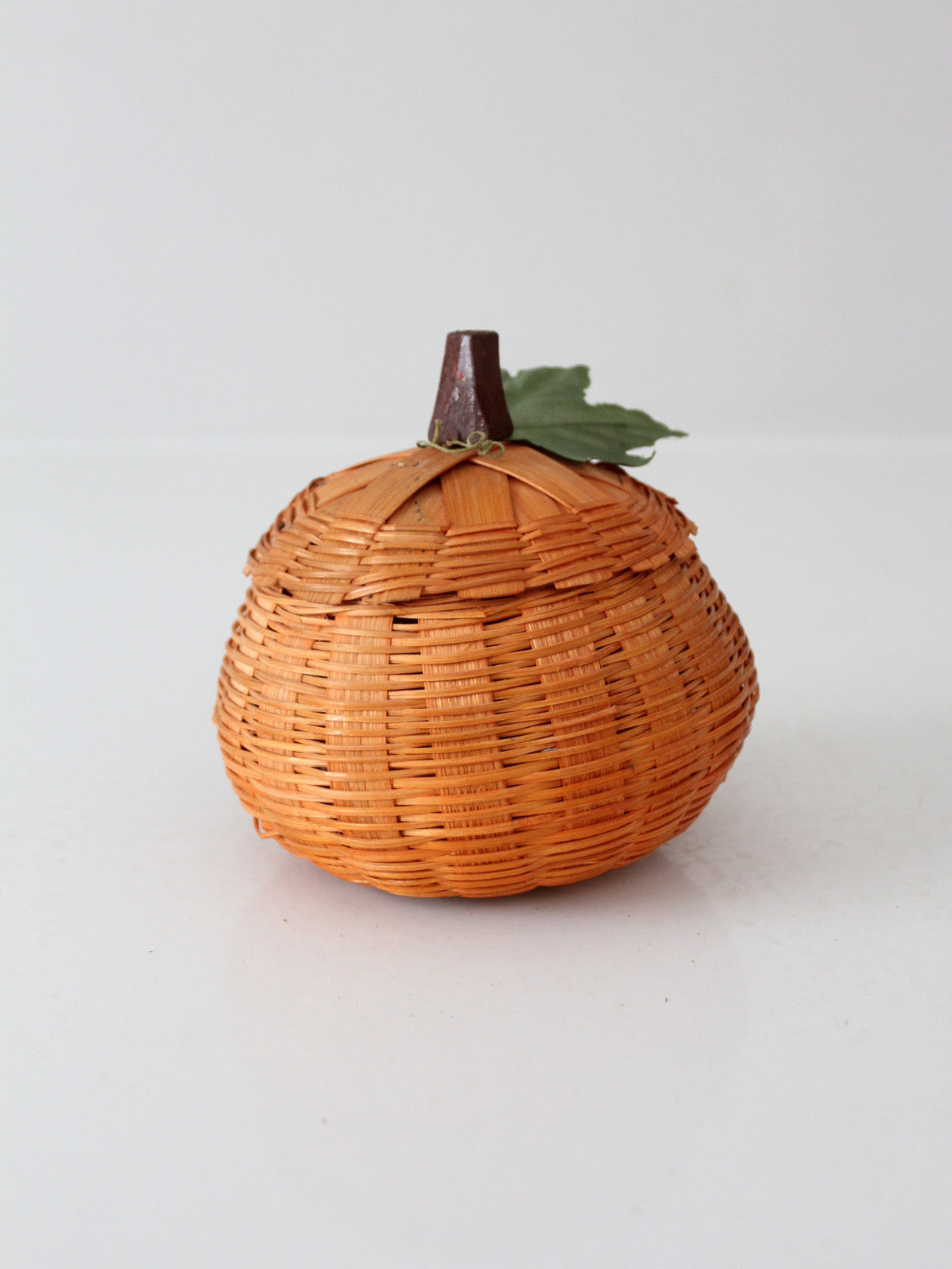 vintage woven pumpkin basket with lid