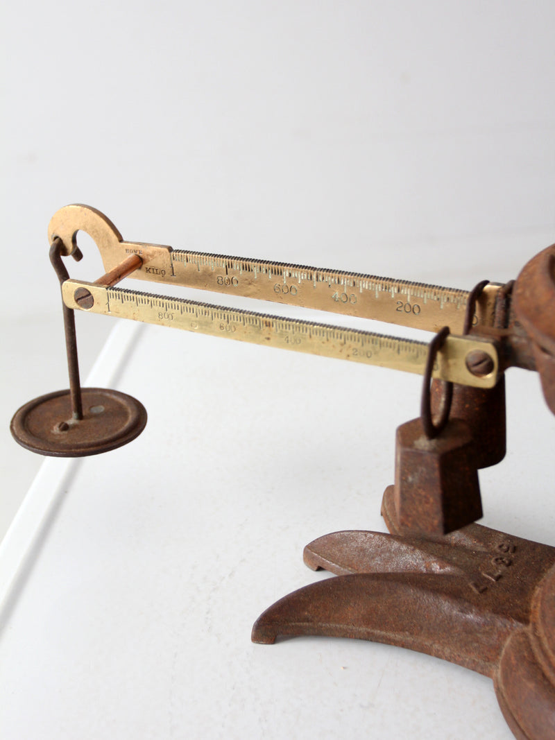 Counter Baslance Scale antique Howe counter balance scale – 86 Vintage