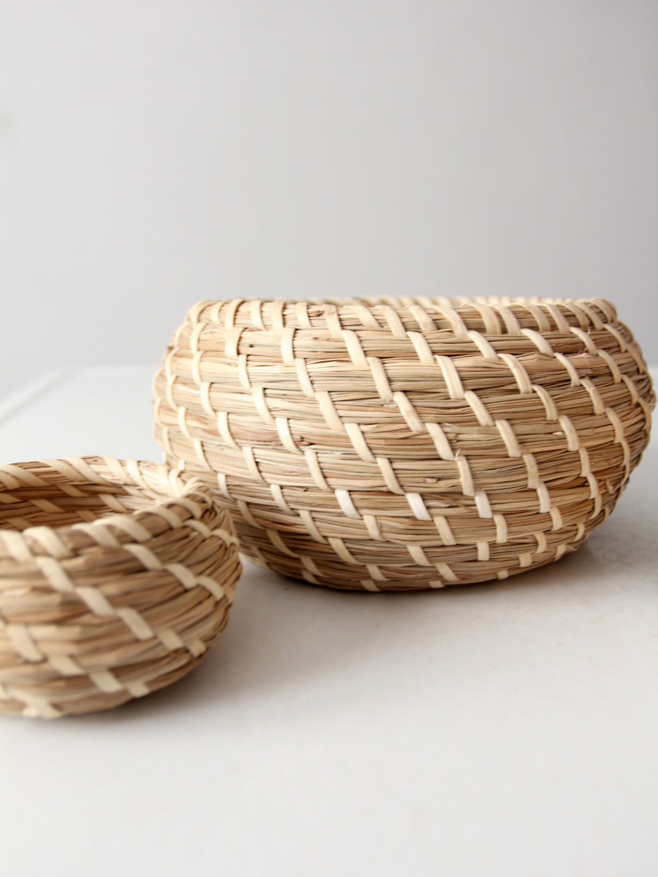 vintage set of 3 woven nesting baskets