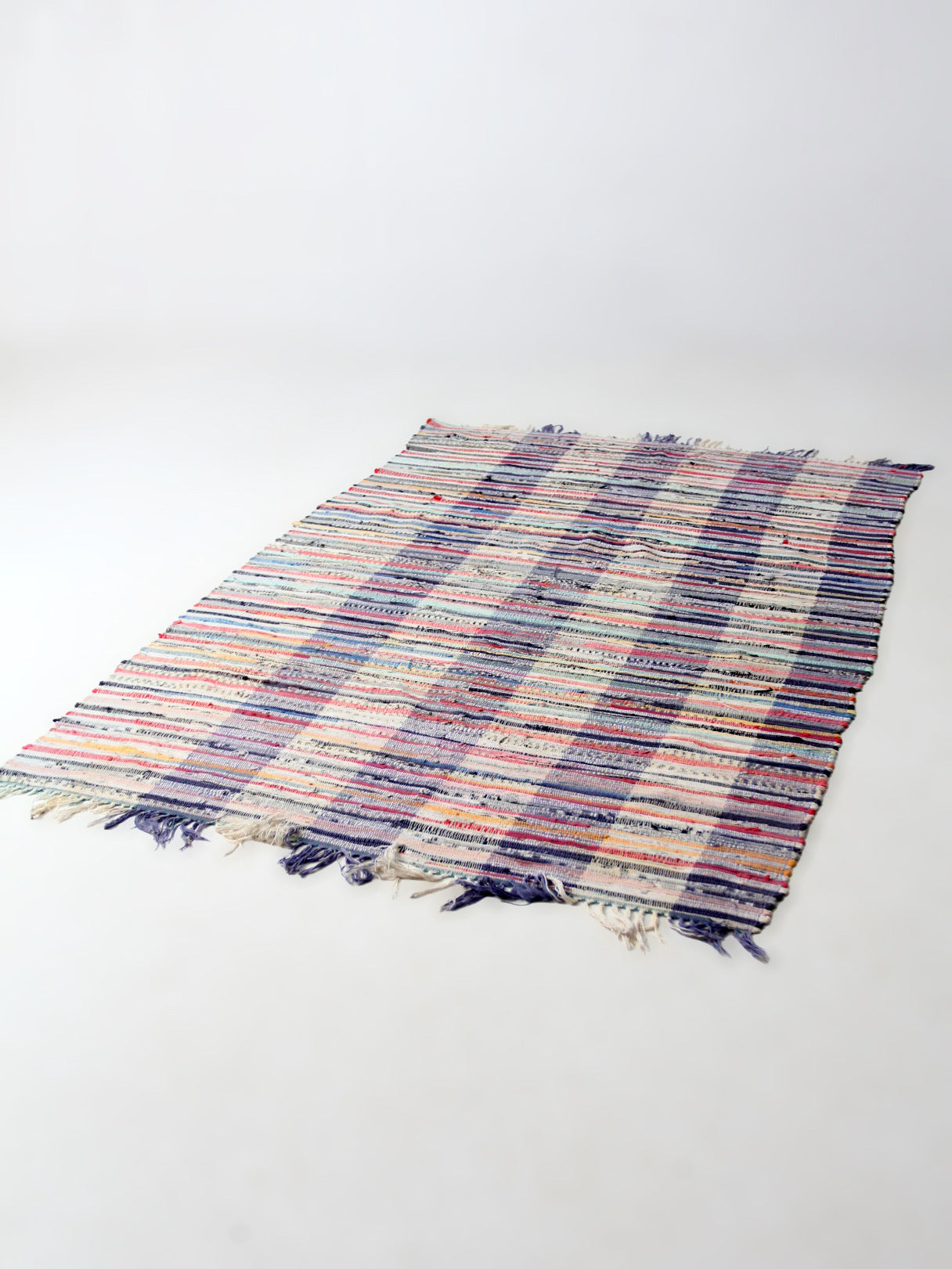 vintage American hand-loomed rag rug 48 x 79