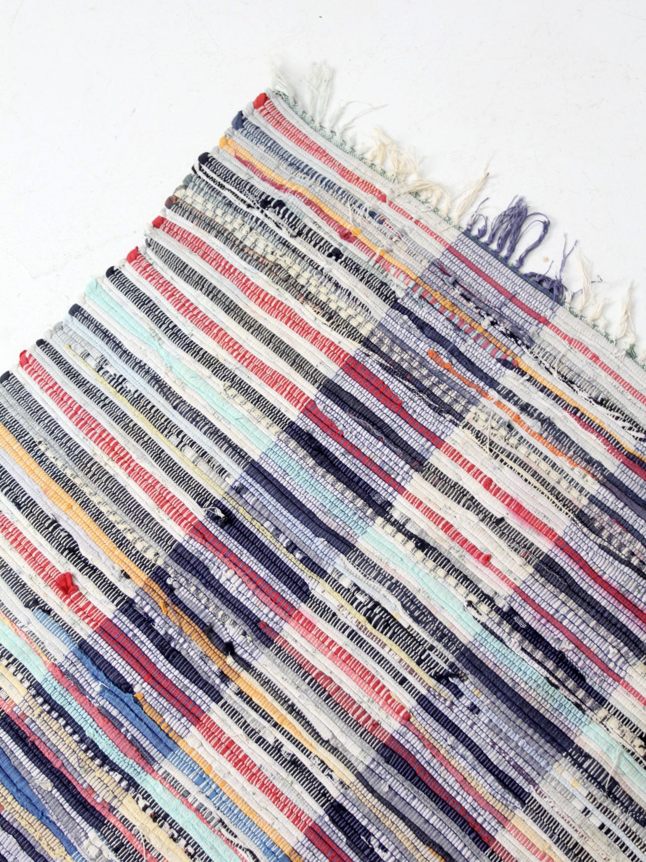 vintage American hand-loomed rag rug 48 x 79