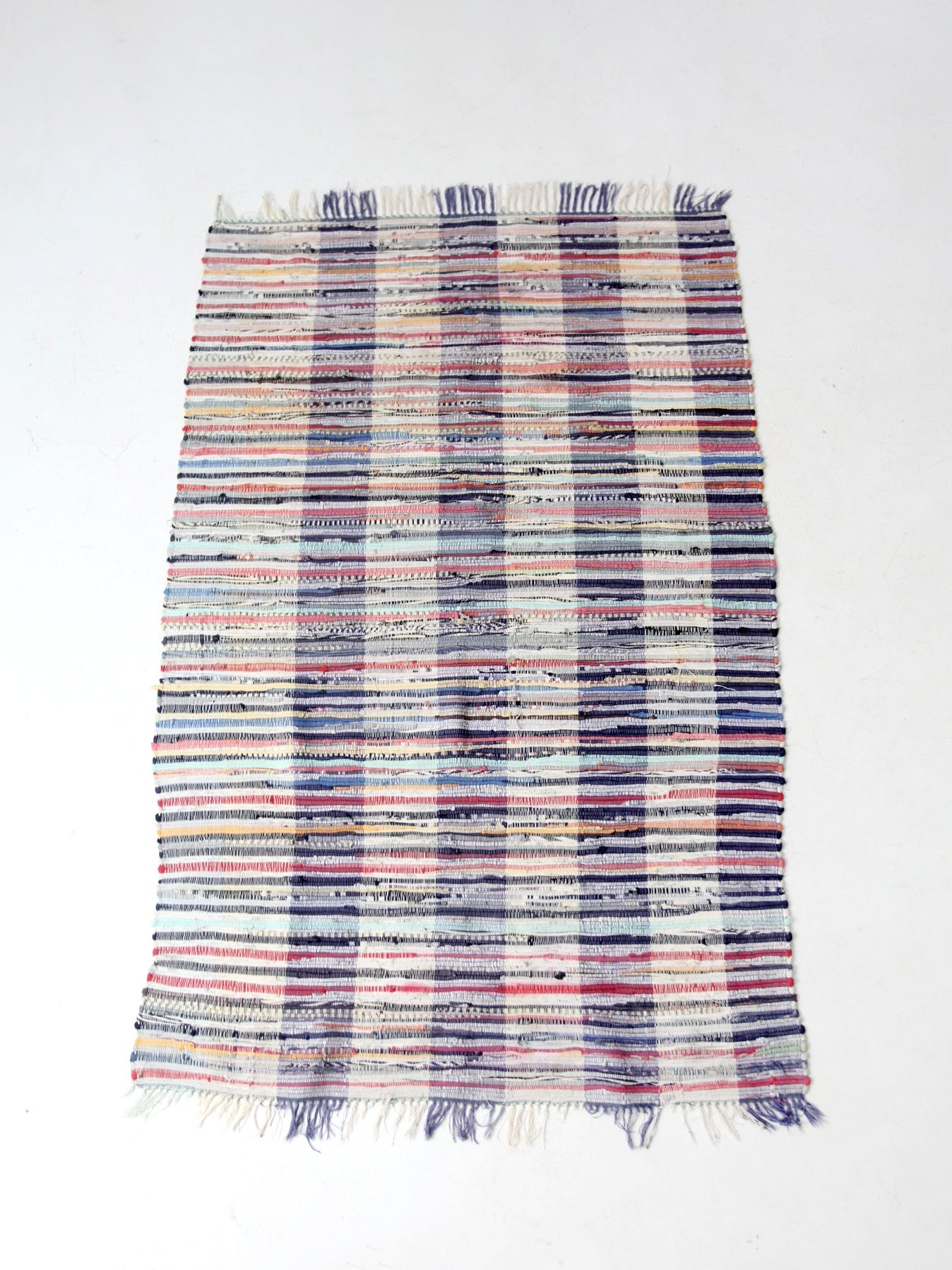 vintage American hand-loomed rag rug 48 x 79