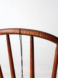 antique Heywood Wakefield Windsor chair