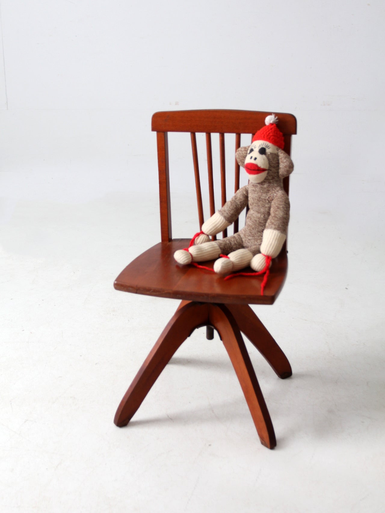 ミッドセンチュリーPVCチャイルドチェア-(‘68QUASAR KHANH) mid-century kid's swivel chair – 86 Vintage
