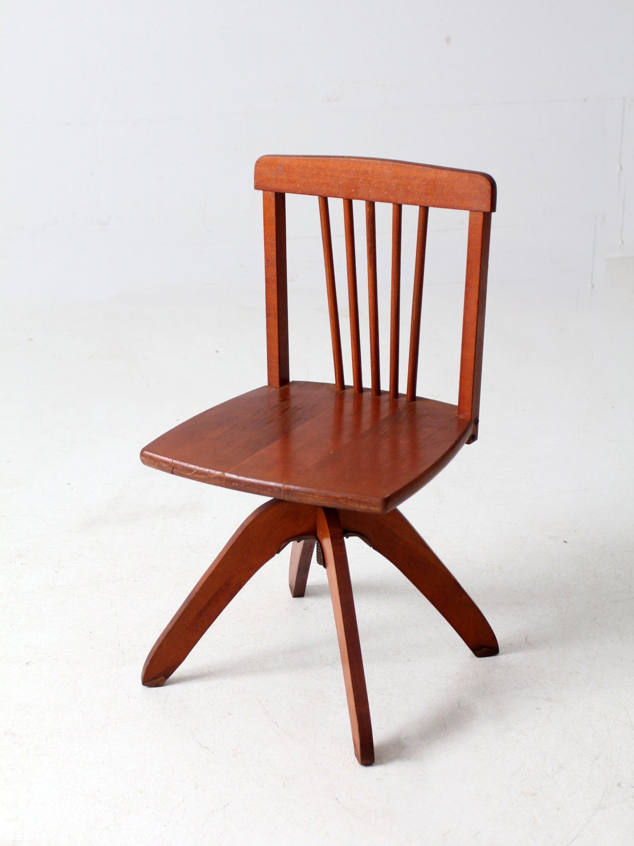 ミッドセンチュリーPVCチャイルドチェア-(‘68QUASAR KHANH) mid-century kid's swivel chair – 86 Vintage