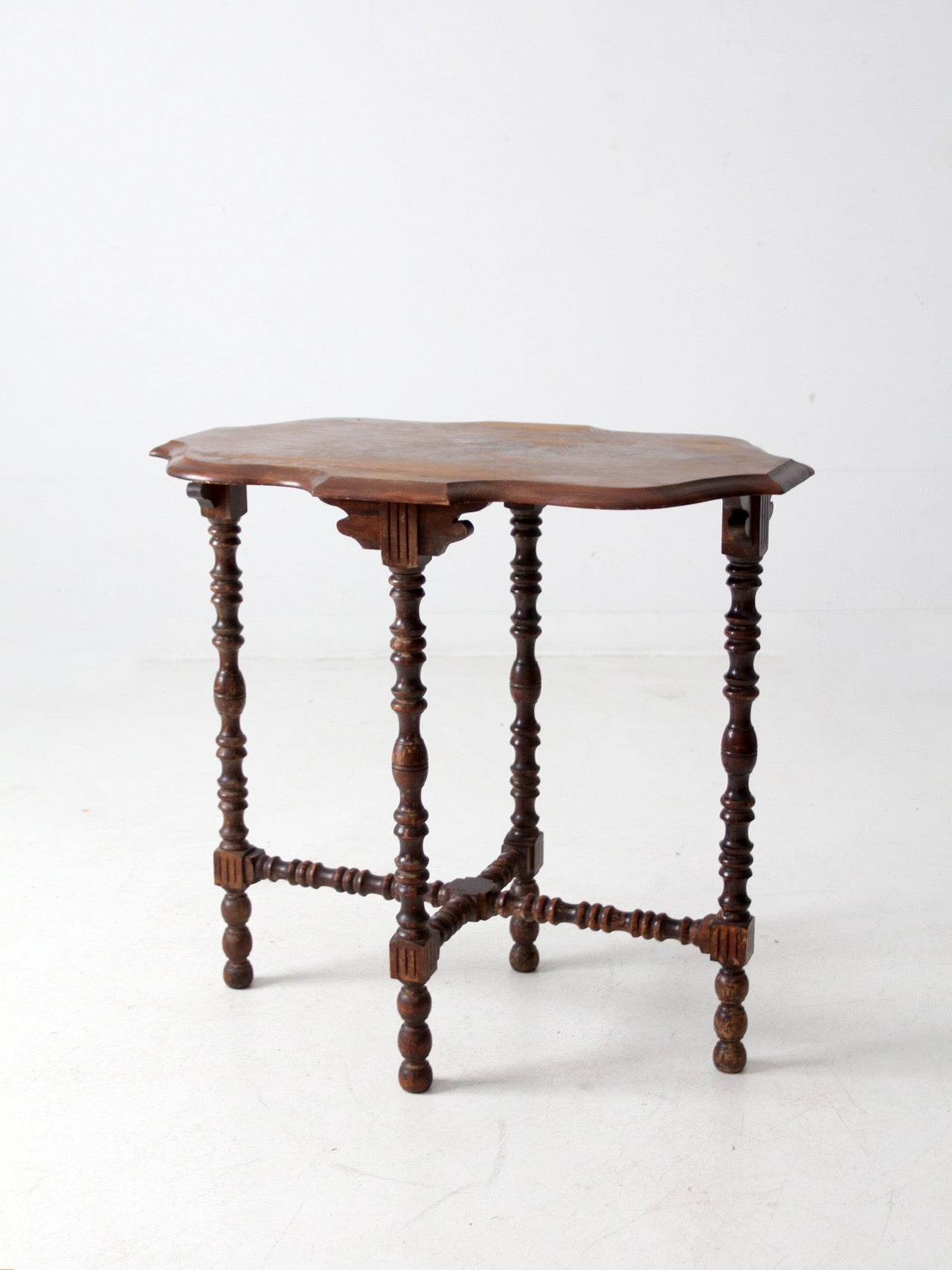 Antique Early 20th Century Side Table with Scalloped Top