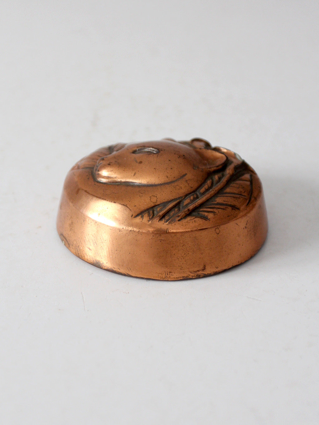 vintage copper-tone cat paperweight