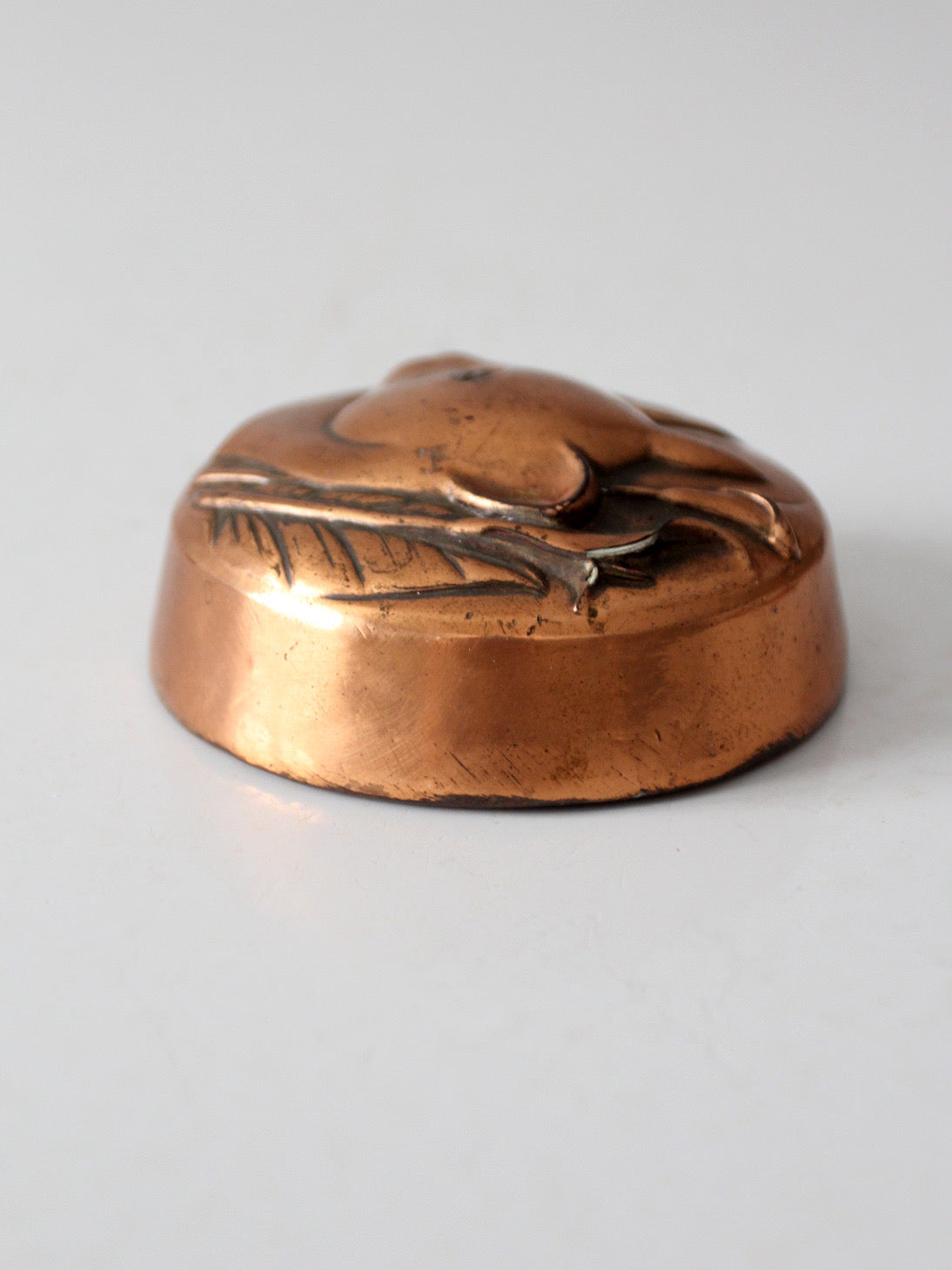 vintage copper-tone cat paperweight