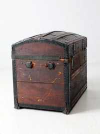 antique barrel top steamer trunk