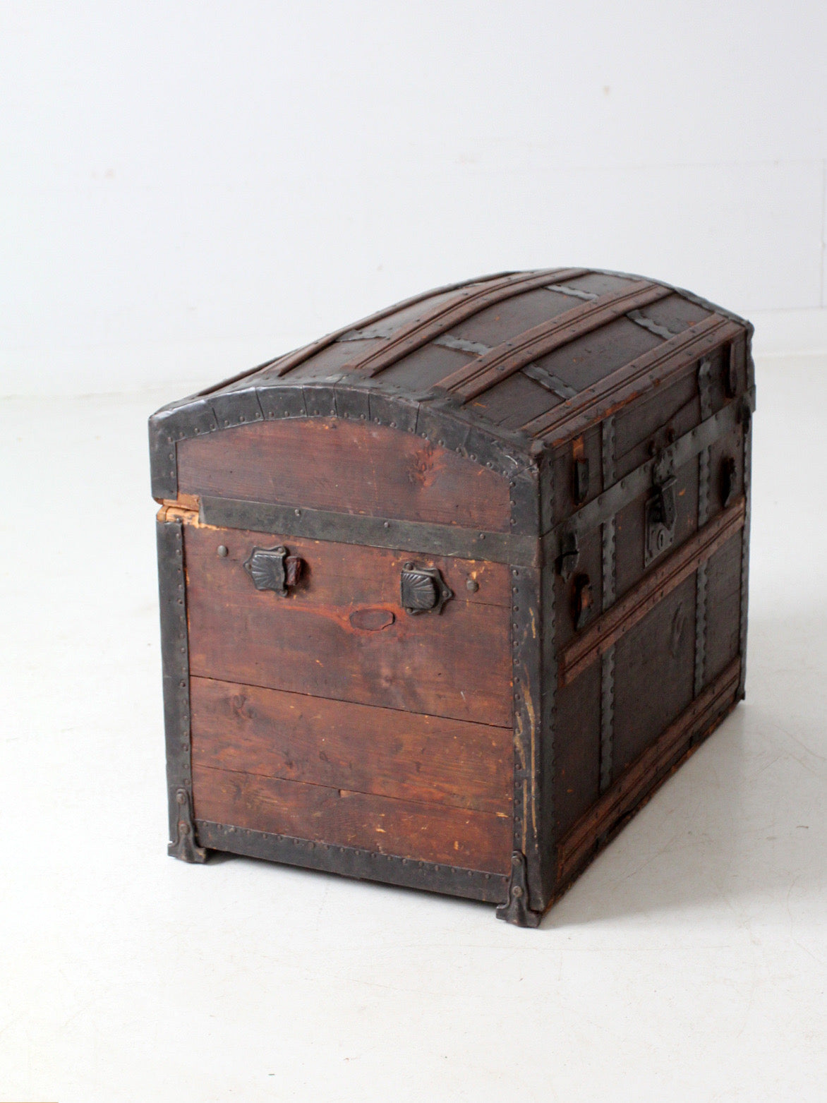 antique barrel top steamer trunk