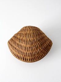 vintage wicker clam shell basket with lid