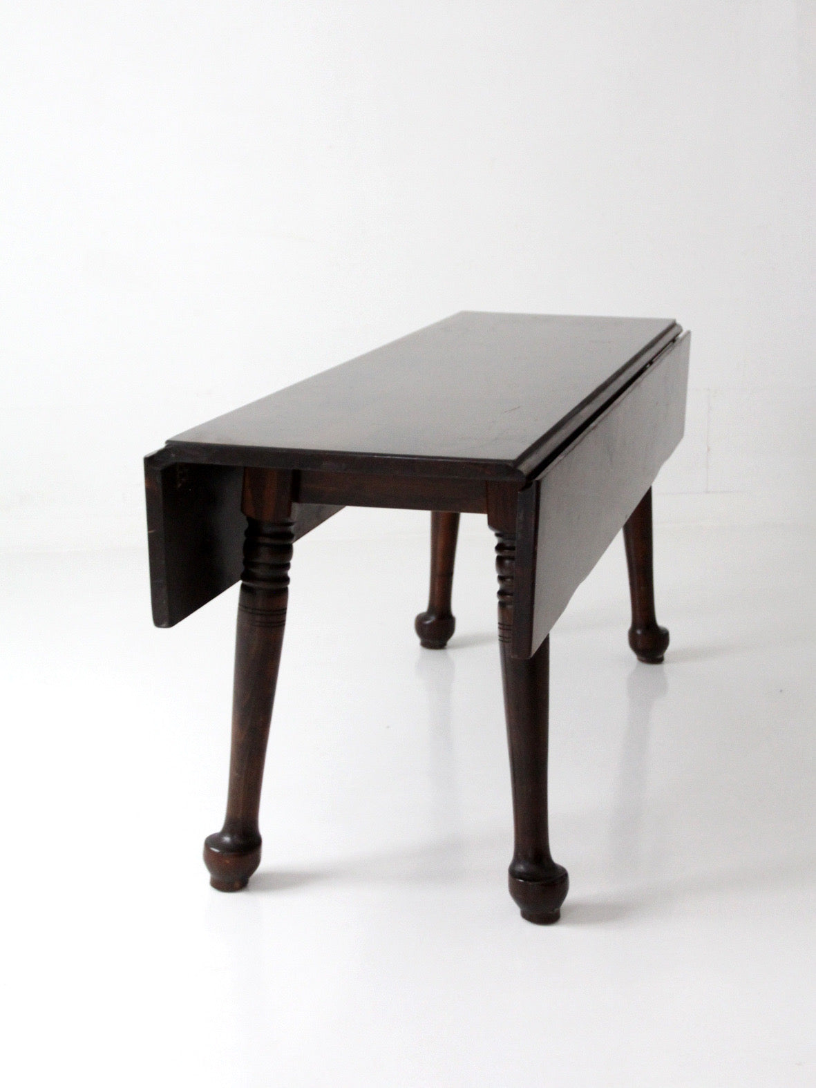 early American style drop leaf dining table