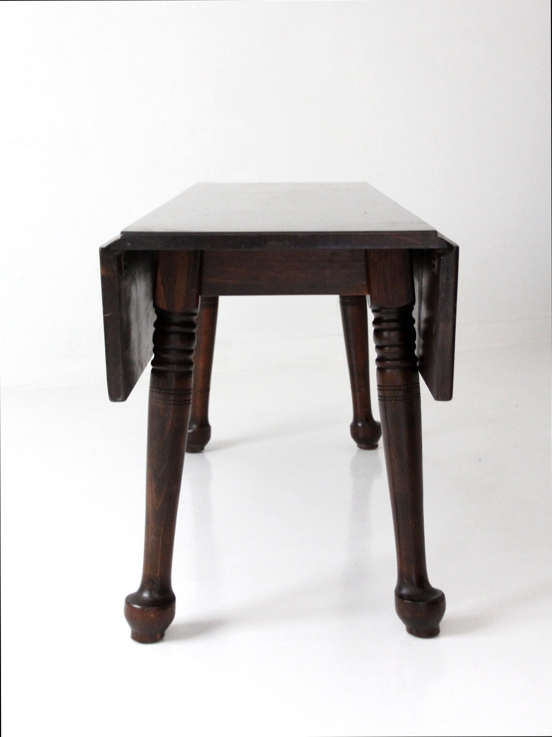 early American style drop leaf dining table