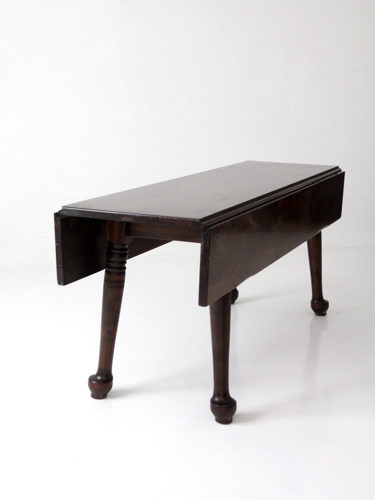early American style drop leaf dining table