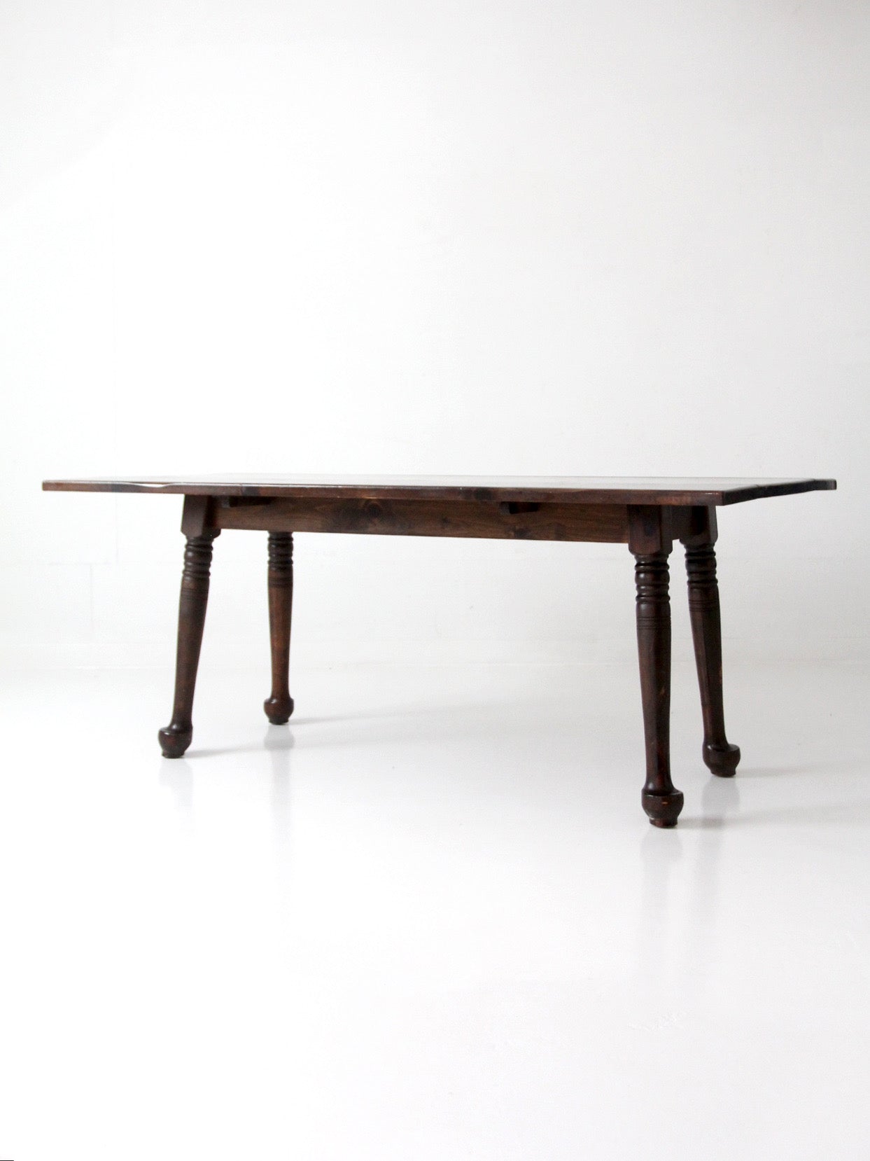 early American style drop leaf dining table