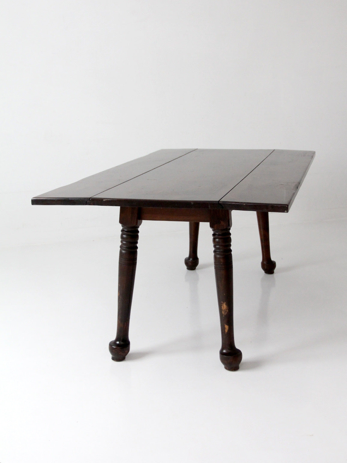 early American style drop leaf dining table