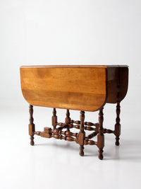 early American gateleg drop leaf table