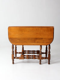 early American gateleg drop leaf table