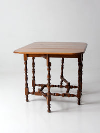 early American gateleg drop leaf table