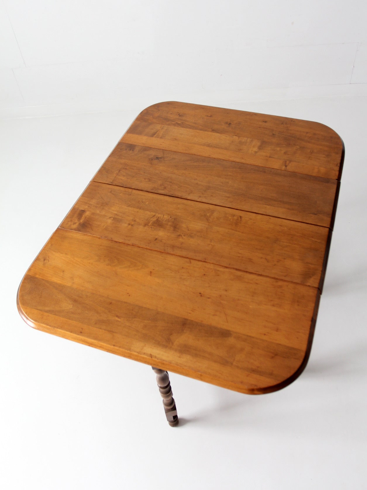 early American gateleg drop leaf table