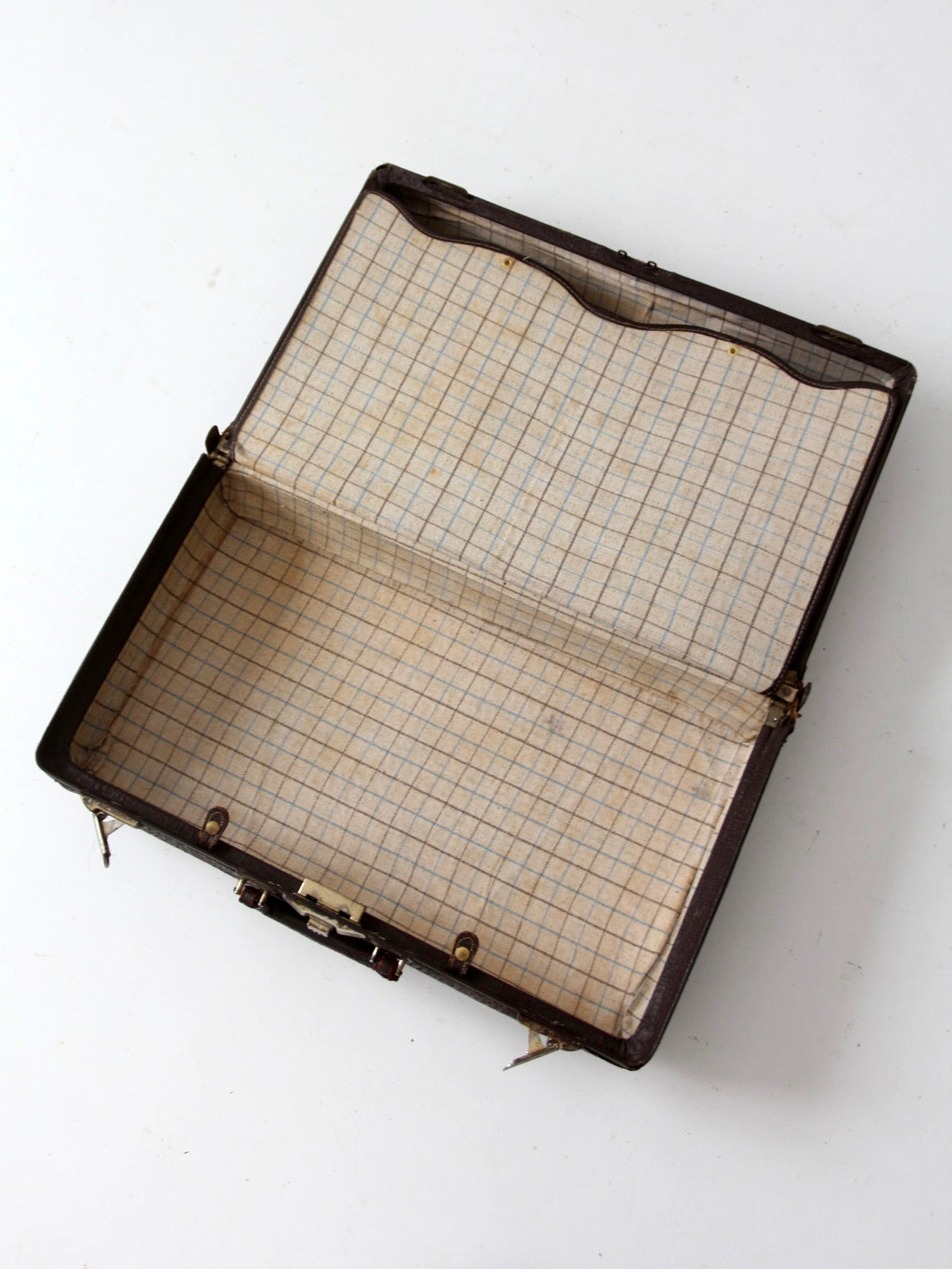 vintage 1940s brown leather travel suitcase