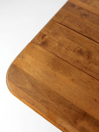 early American gateleg drop leaf table