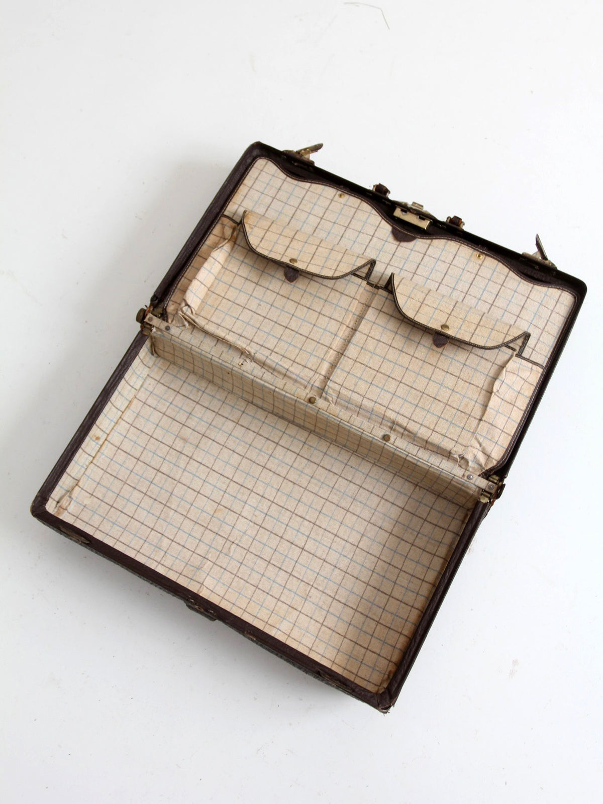 vintage 1940s brown leather travel suitcase