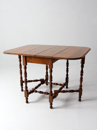 early American gateleg drop leaf table