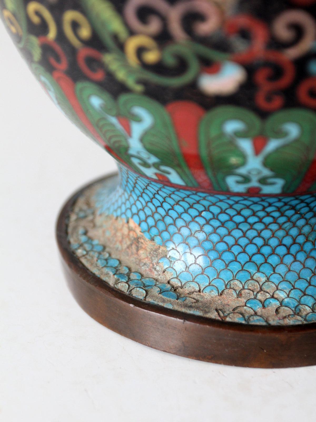 antique Chinese cloisonne decorative vessel
