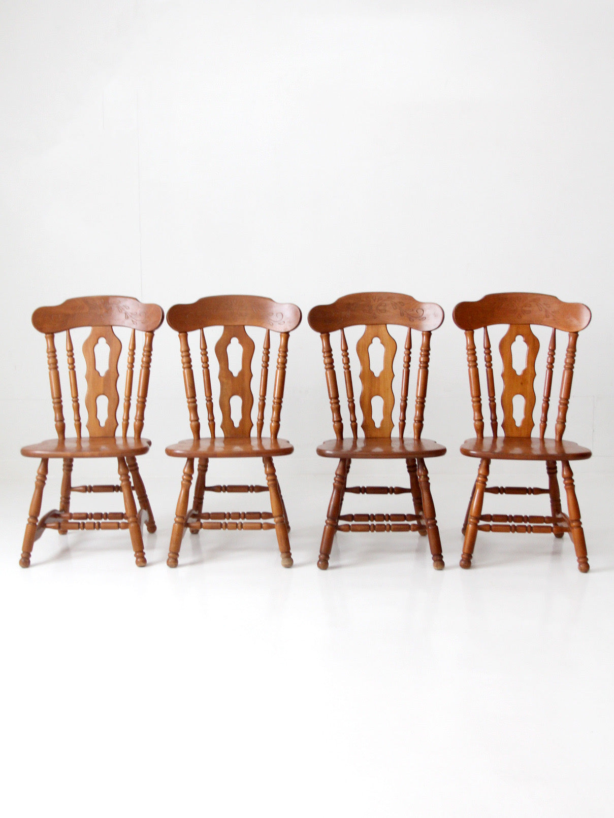 set of 4 vintage early American colonial revival dining chairs