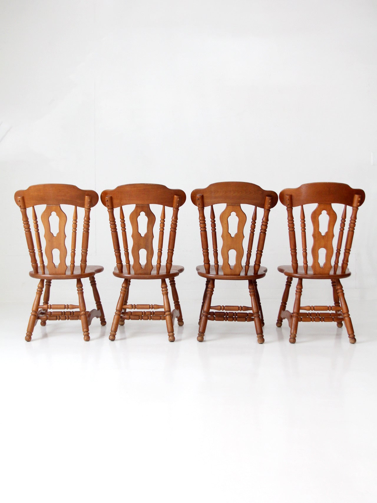 set of 4 vintage early American colonial revival dining chairs