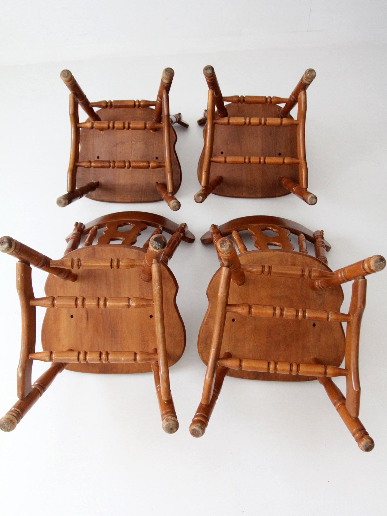 set of 4 vintage early American colonial revival dining chairs