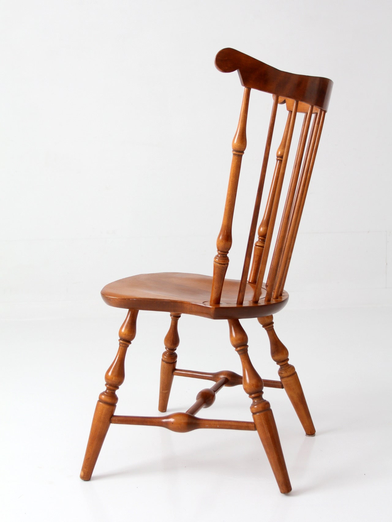 vintage Nichols & Stone fan back Windsor chair