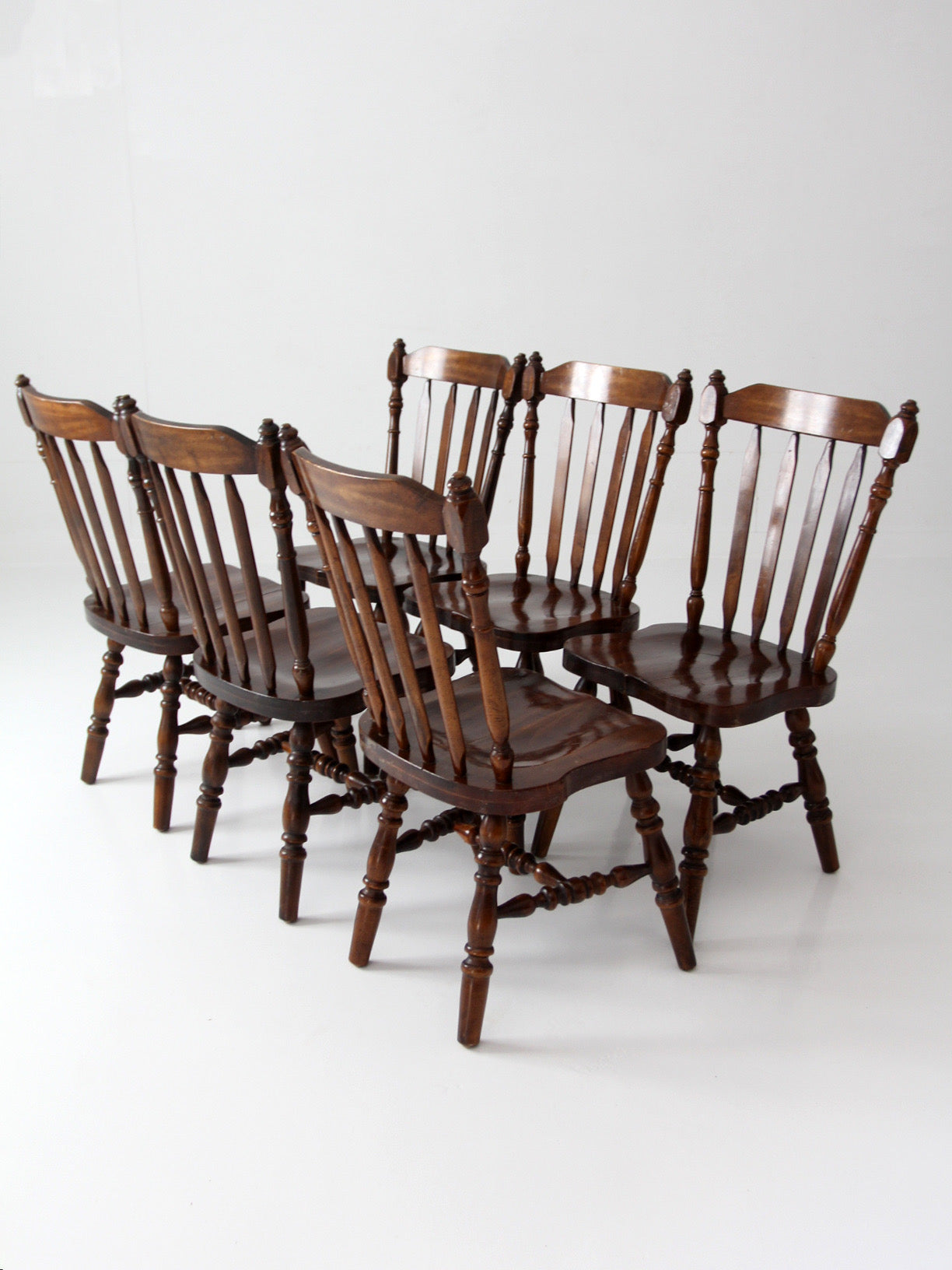 vintage Colonial spindle back dining chairs set of 6