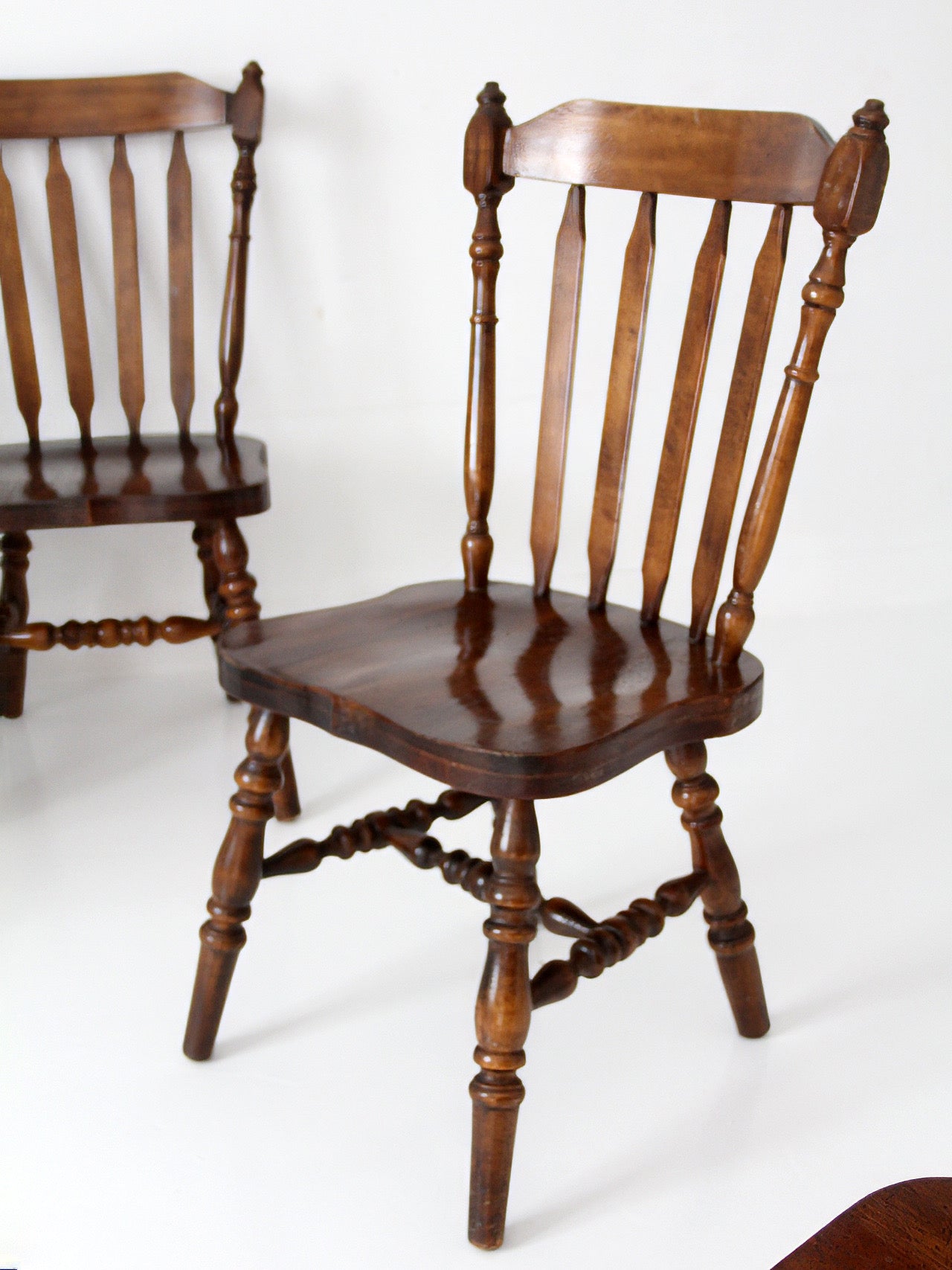 vintage Colonial spindle back dining chairs set of 6