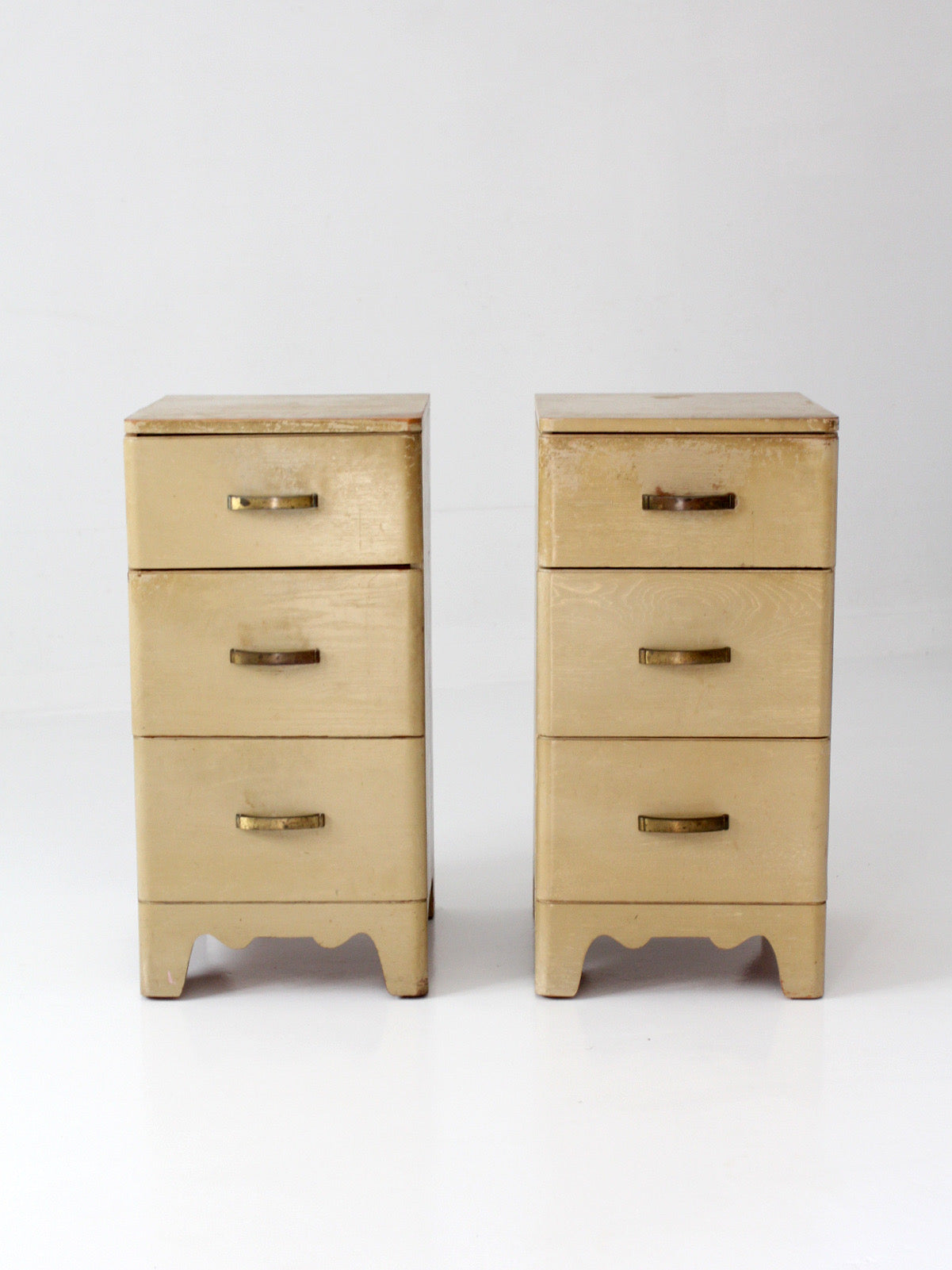 pair of 1950s transitional nightstands