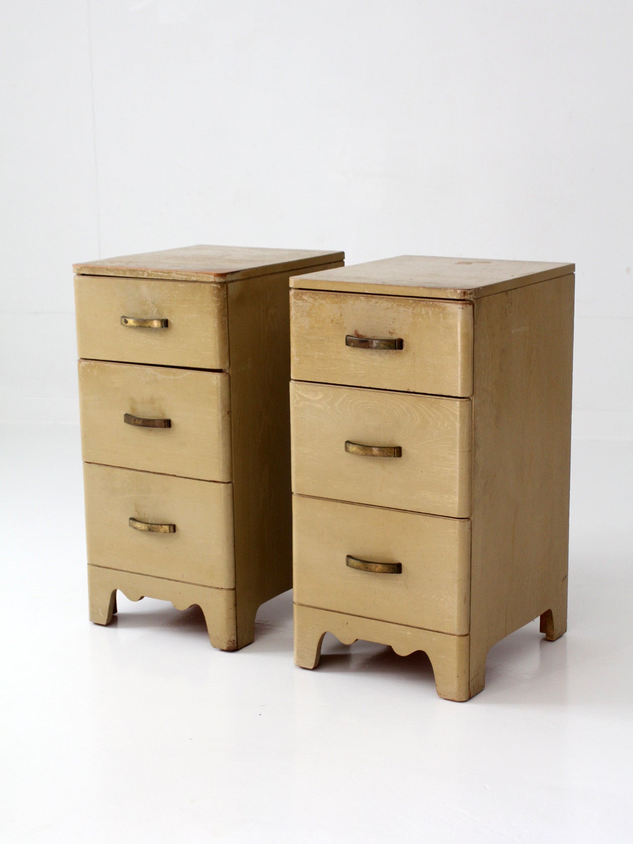 pair of 1950s transitional nightstands